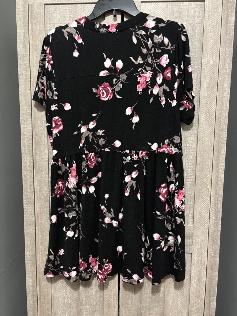 Black and Pink Floral Torrid Babydoll Top size 1 1X - Picture 2 of 8